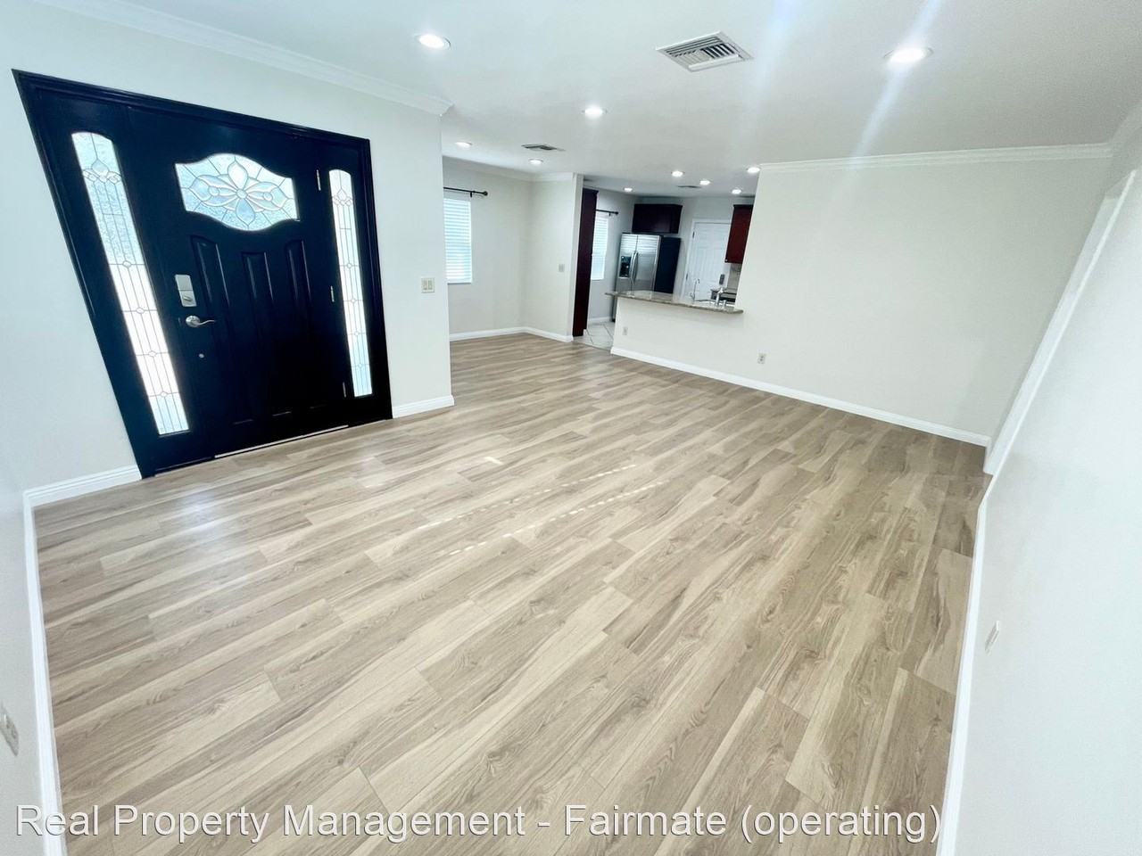 4144 Lynd Ave - Photo 3 of 31