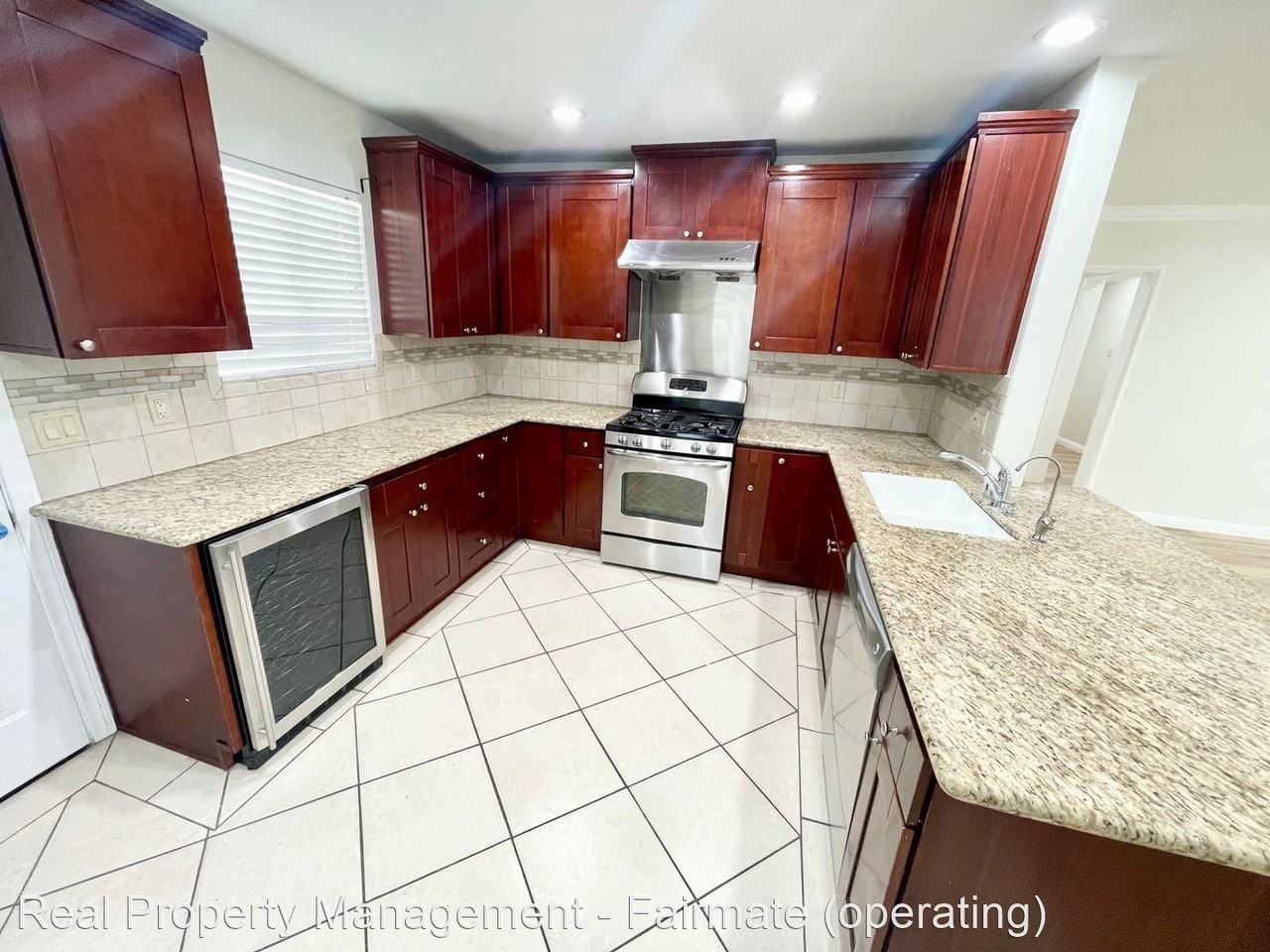 4144 Lynd Ave - Photo 2 of 31