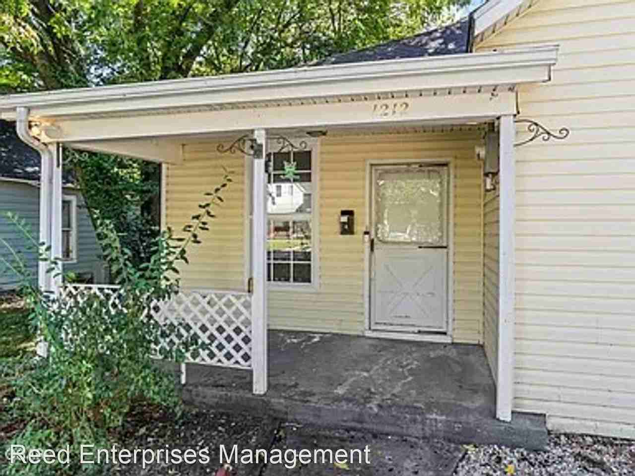 1212 W Elm St - Photo 3 of 28