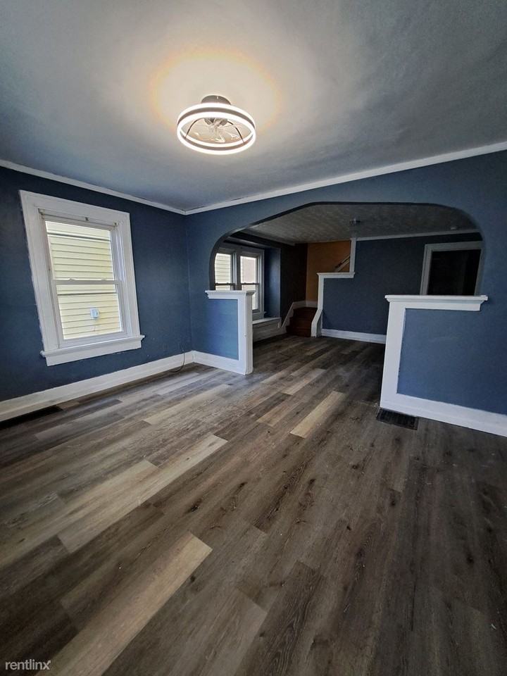 21 S Alder St - Photo 2 of 10