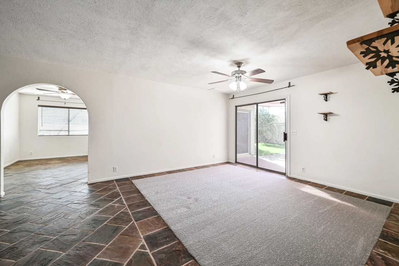 17842 N 41st Ave - Photo 3 of 28