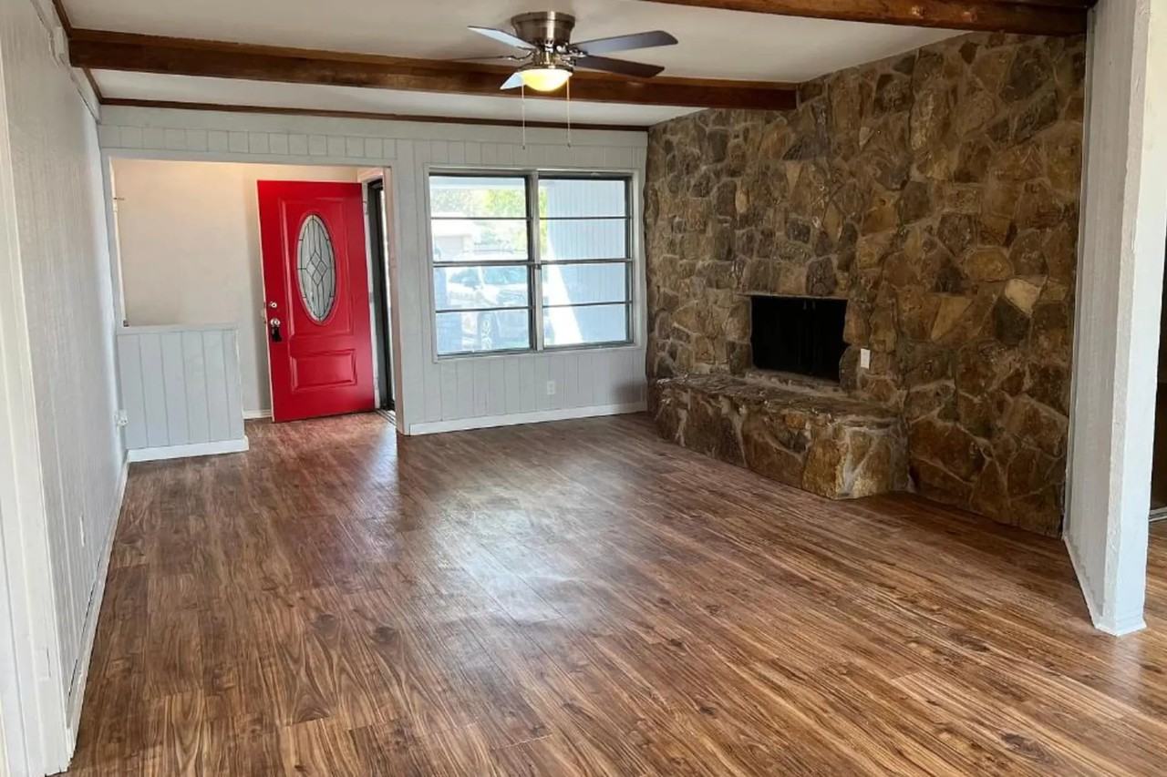 1725 Mountainview Dr - Photo 3 of 9