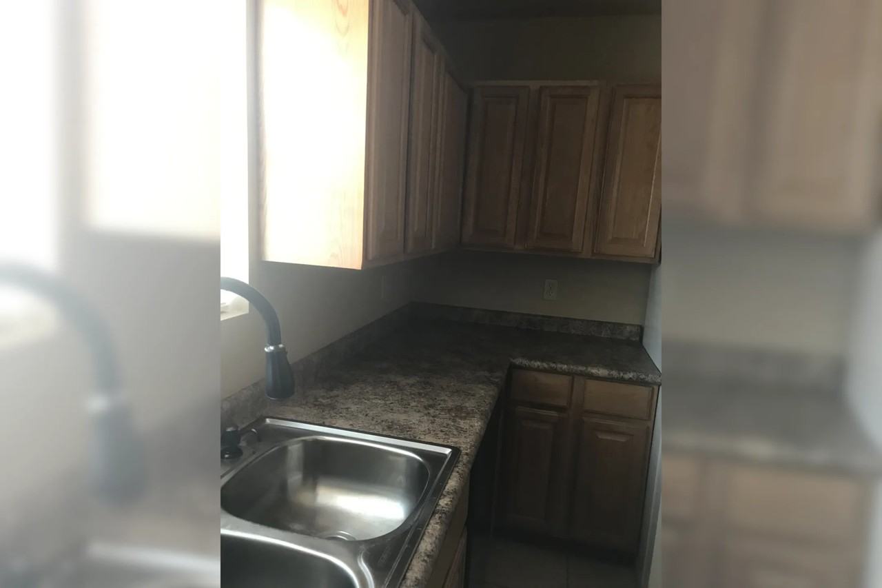 122 Kerry Dr - Photo 3 of 6
