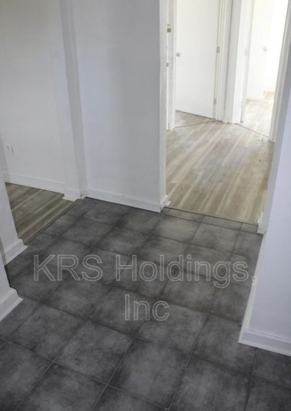 1821 Lasalle Ave - Photo 4 of 9