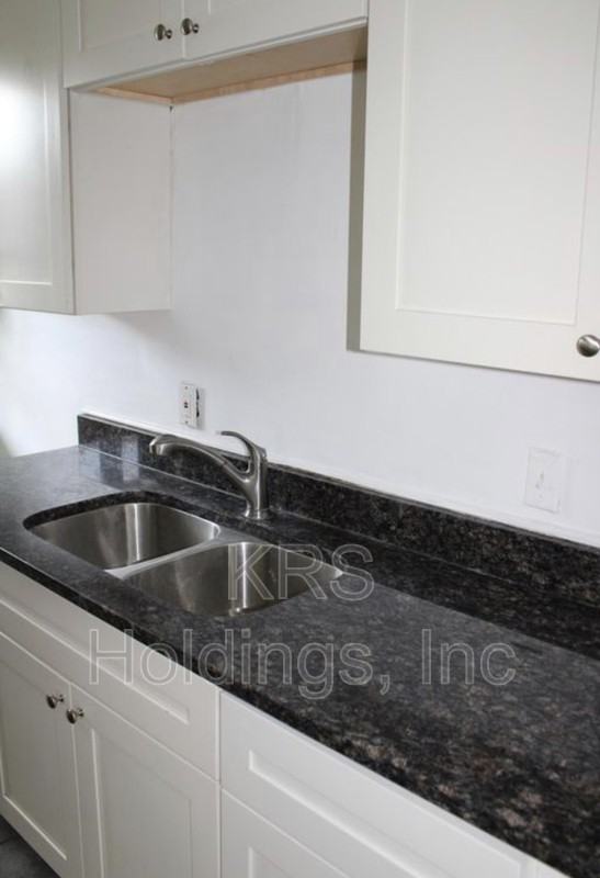 1821 Lasalle Ave - Photo 5 of 9