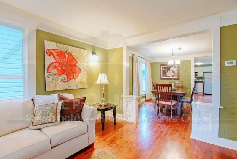 623 N Steele St - Photo 6 of 16