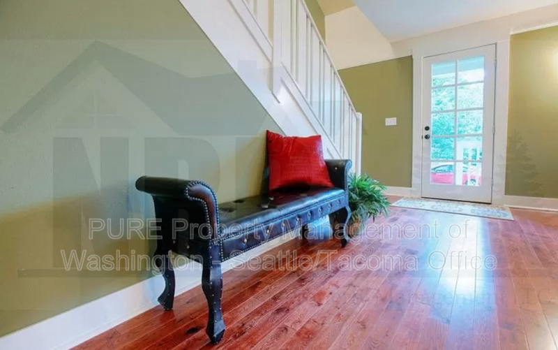 623 N Steele St - Photo 7 of 16