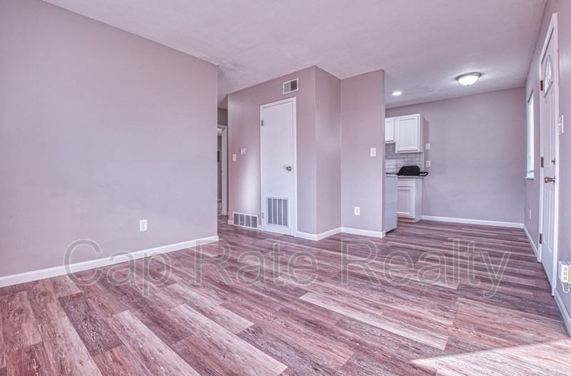 2735 Joyce Ave #D - Photo 2 of 10