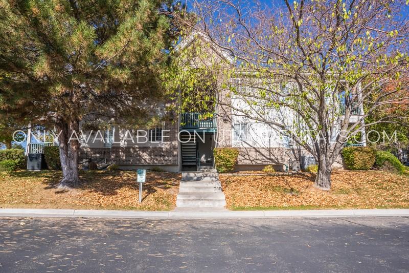 4910 N University Ave #52 - Photo 3 of 20