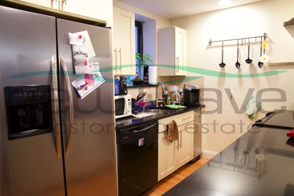 844 Parker St #101 - Photo 5 of 15