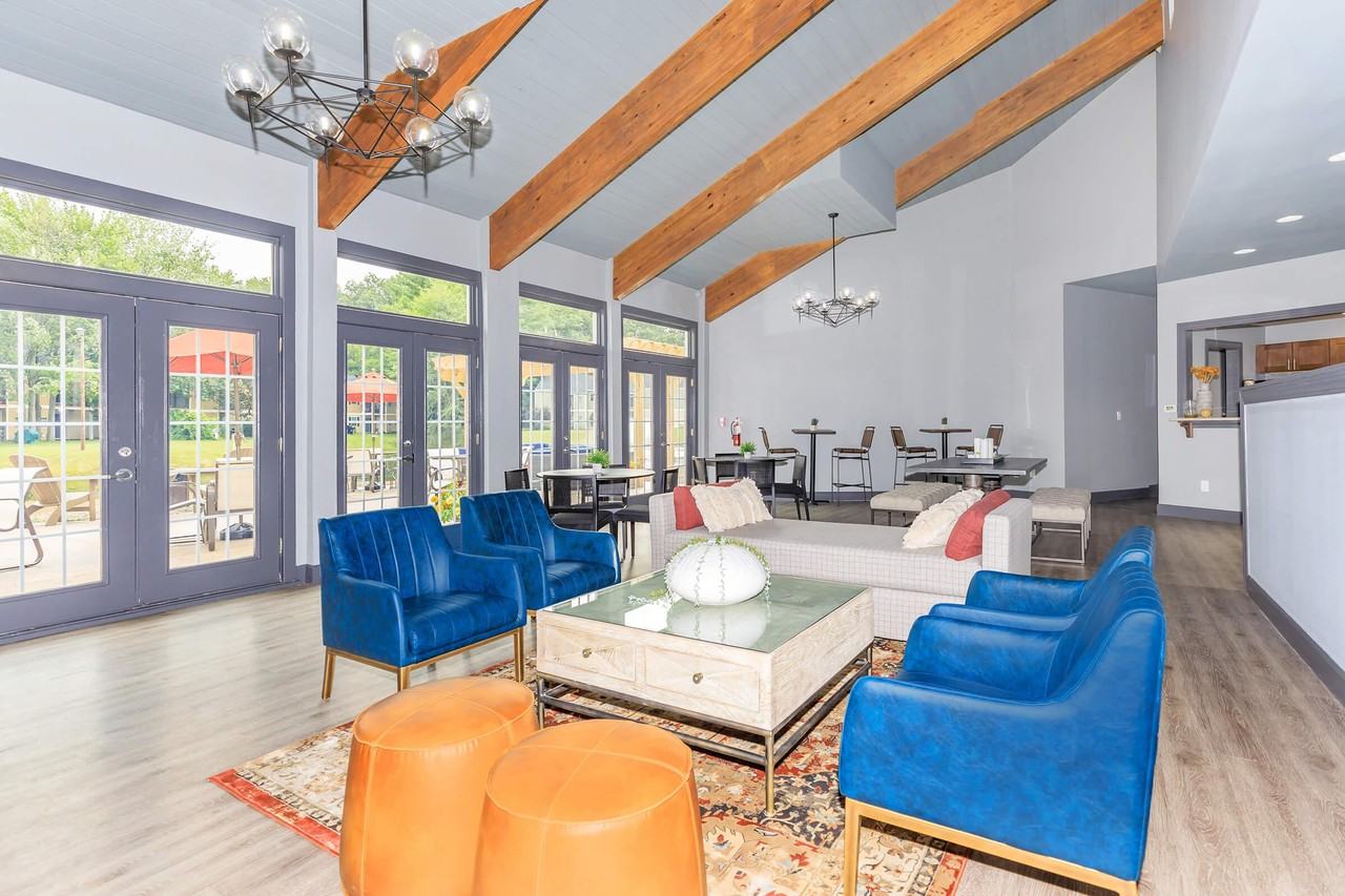 Squire Park Apartments - Photo 4 of 11