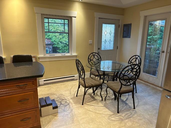 931 Second St - Photo 3 of 15