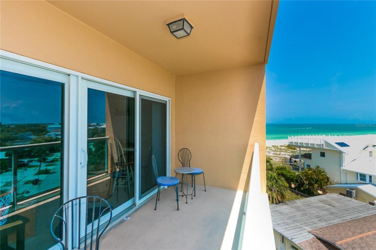 880 Mandalay Ave #N412 - Photo 5 of 33