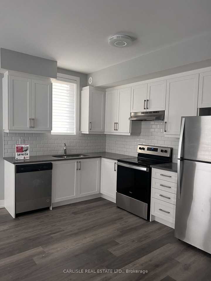 1 Bond Crescent - Photo 3 of 8