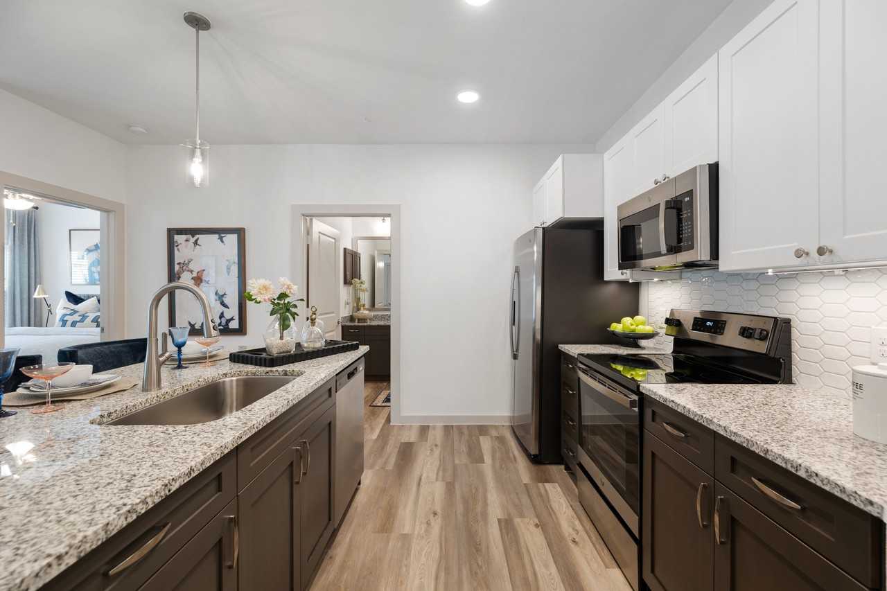 The Strake at Grand Central - Photo 4 of 17