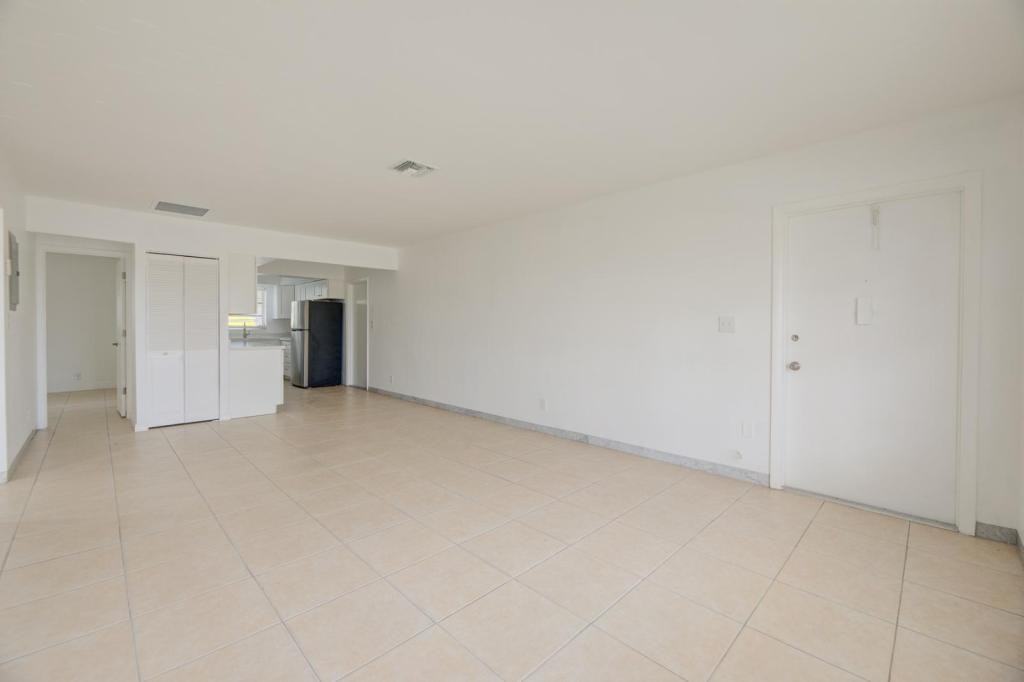 1019NW Nw 30th Ct #7 - Photo 7 of 20