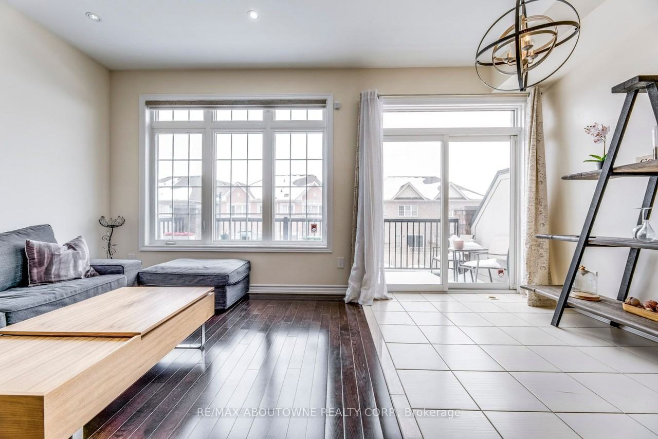 233 Dundas Way #None - Photo 2 of 6