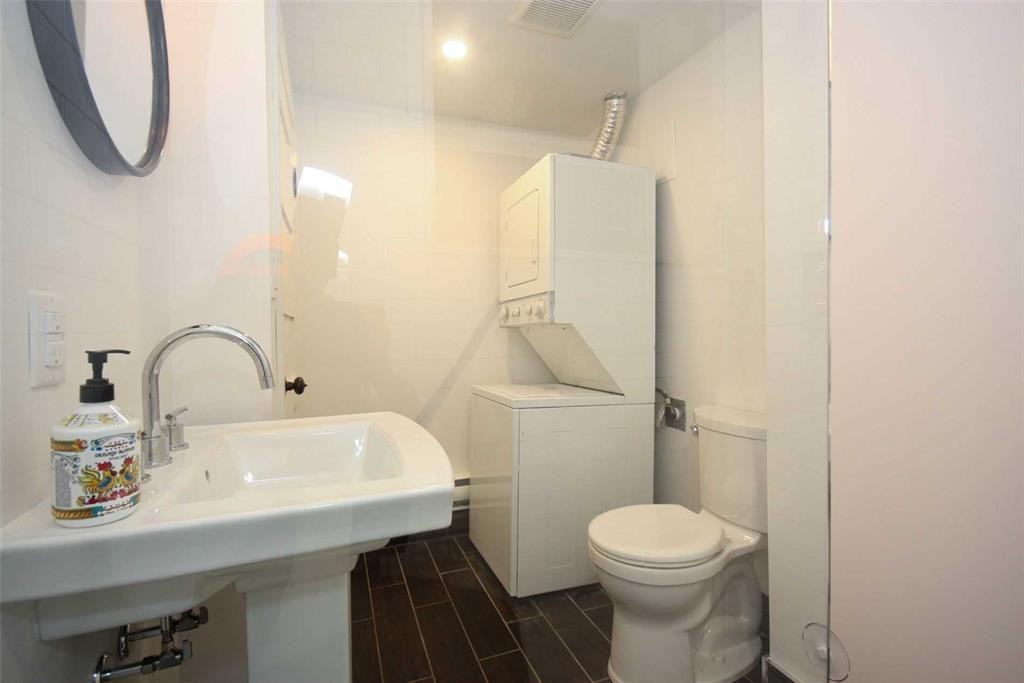 82 Roncesvalles Avenue #2 - Photo 6 of 11