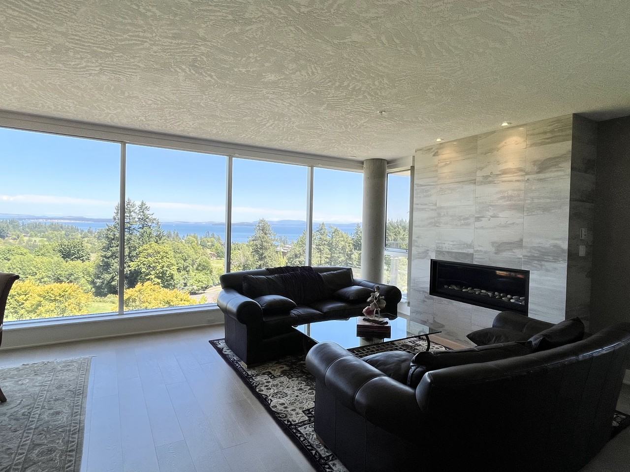 5332 Sayward Hill Crescent - Photo 3 of 12