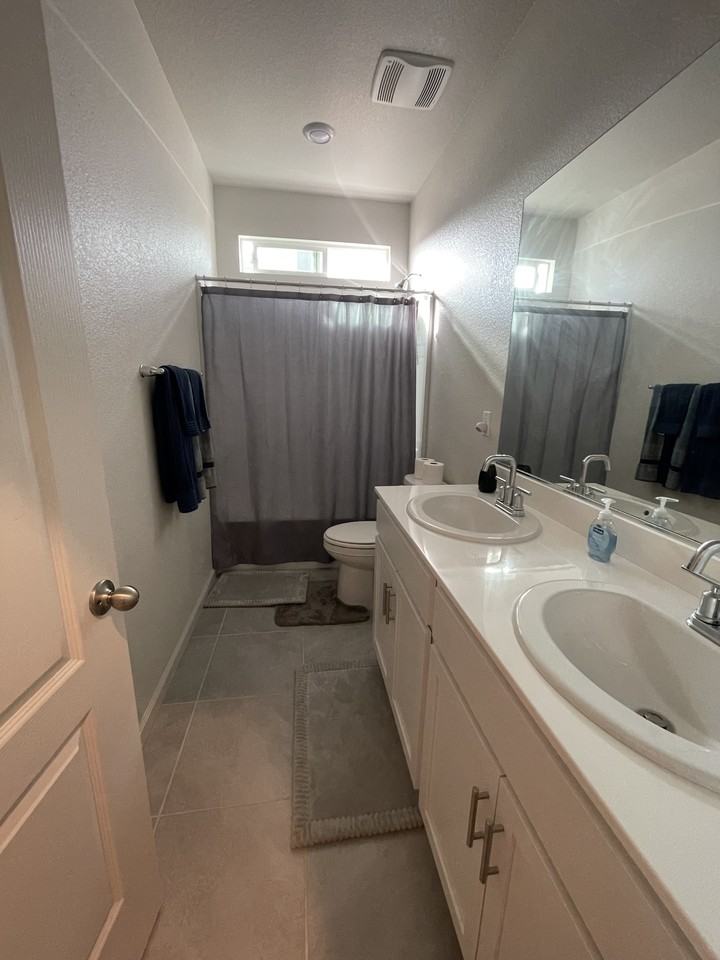 10043 Mount Hood Drive - Photo 3 of 8