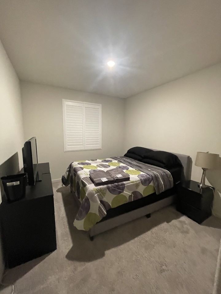 10043 Mount Hood Drive - Photo 2 of 8