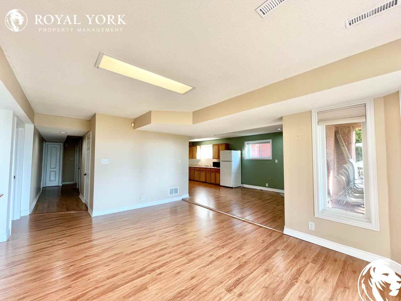 38 Royal Crt #2 - Photo 2 of 21