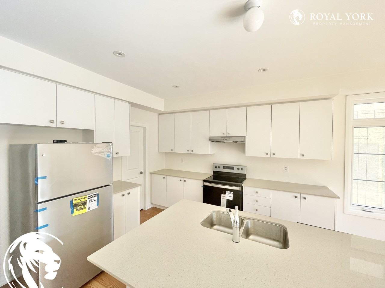 2722 Peter Matthews Dr - Photo 3 of 25