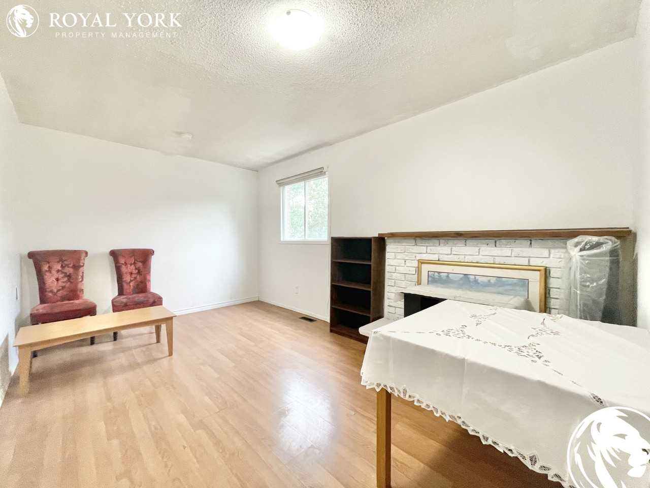 2 Plumbrook Cres - Photo 2 of 22