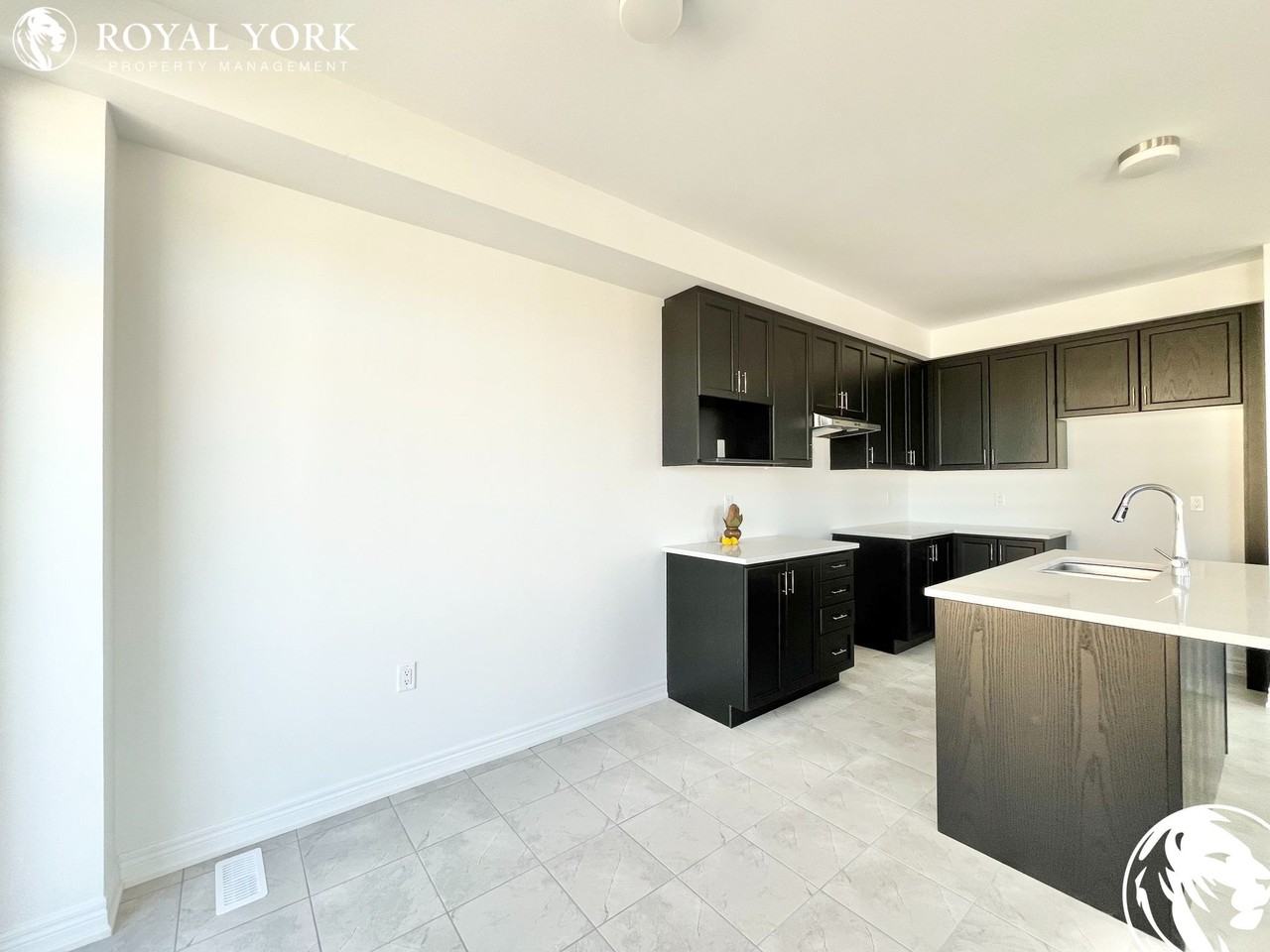 41 Midale Cres - Photo 2 of 45