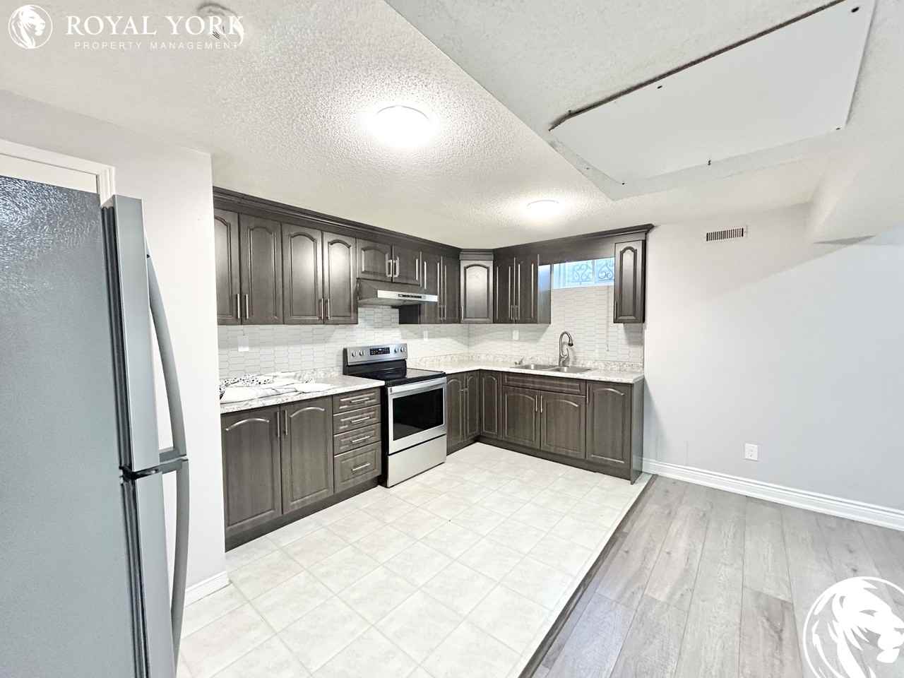 15 Sir David Pl #2 - Photo 3 of 35