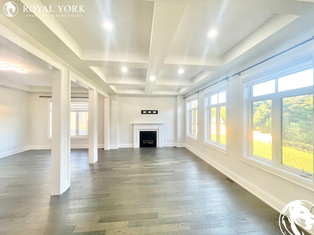 249 Harcourt Cres - Photo 2 of 50