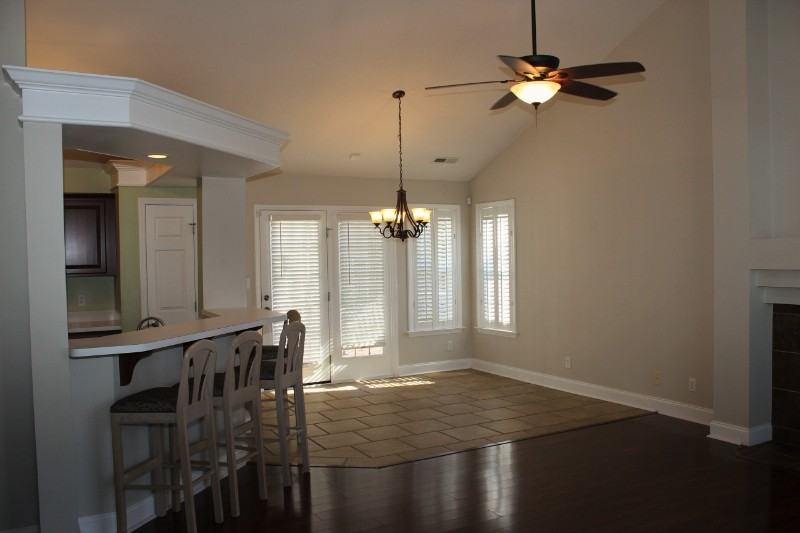 4310 Kirkstone Dr - Photo 3 of 17