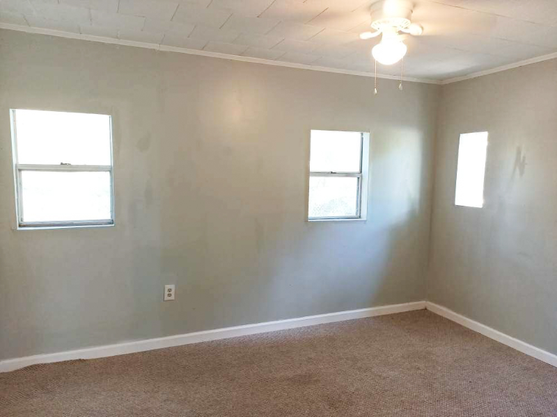 1602 Grady E Poullard St - Photo 3 of 14