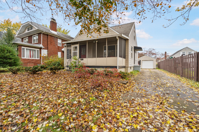 351 Hoover Ave - Photo 3 of 29