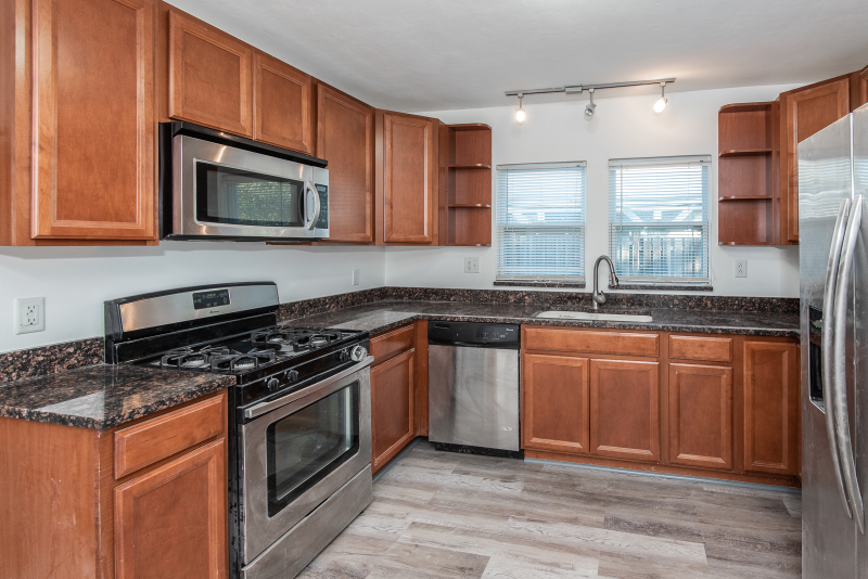 9968 Clyde Ave - Photo 2 of 38