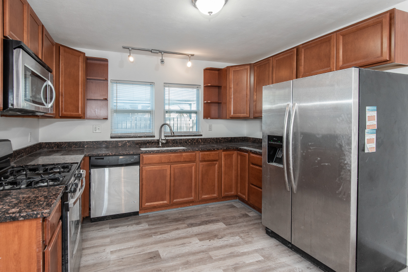 9968 Clyde Ave - Photo 3 of 38