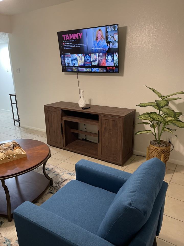 521 Palomas Dr Se #B - Photo 3 of 16