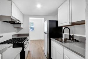 featured image of 5207 Zelzah Ave