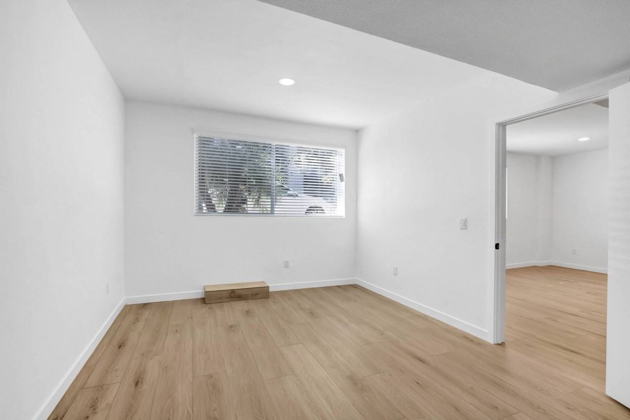 Zelzah Luxury Apartments - Photo 7 of 71