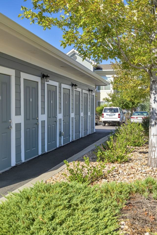 Lucent - Photo 6 of 16