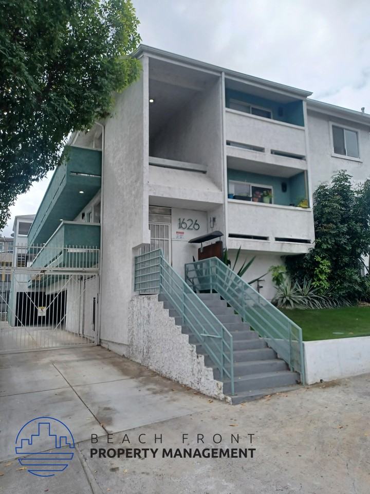 1626 Palo Alto St. - Photo 3 of 18