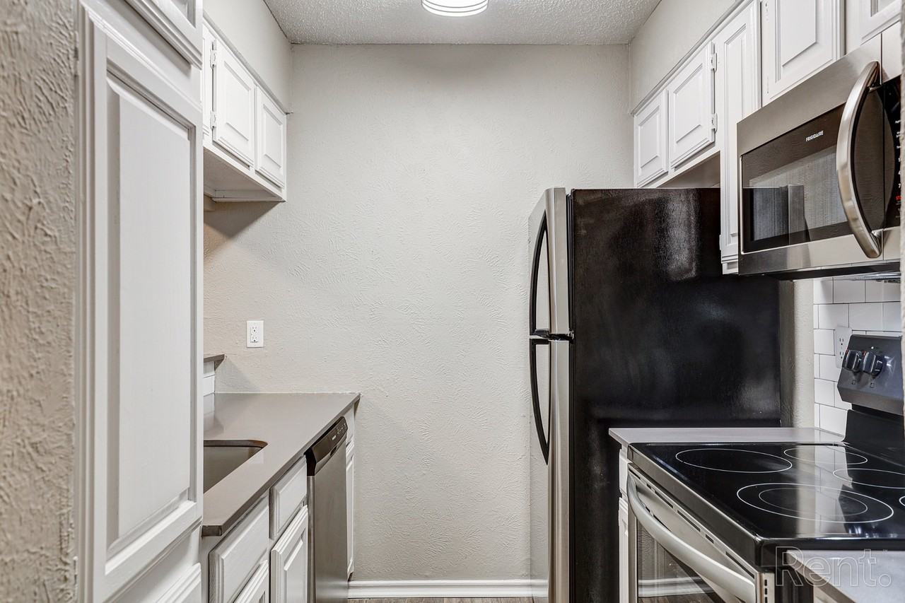 Embry Apartment Homes - Photo 2 of 27