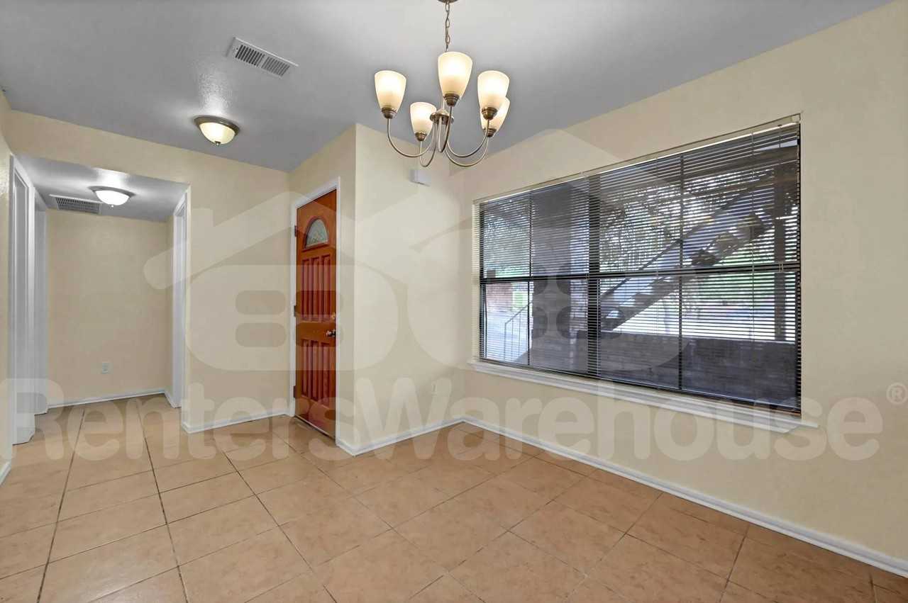 3420 Country Club Dr W - Photo 2 of 10