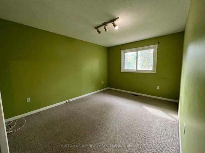 1135 Staghorn Crt - Photo 2 of 9