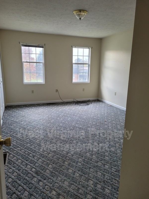 3789 Summerlee Rd #15 - Photo 3 of 13