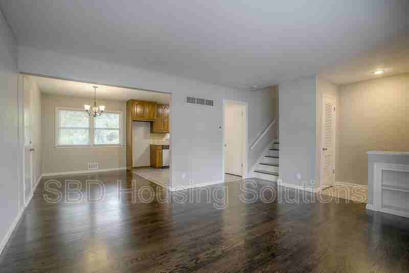 6307 E 102nd Ter - Photo 3 of 11