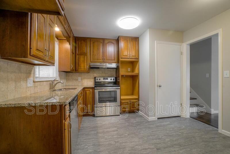 6307 E 102nd Ter - Photo 4 of 11