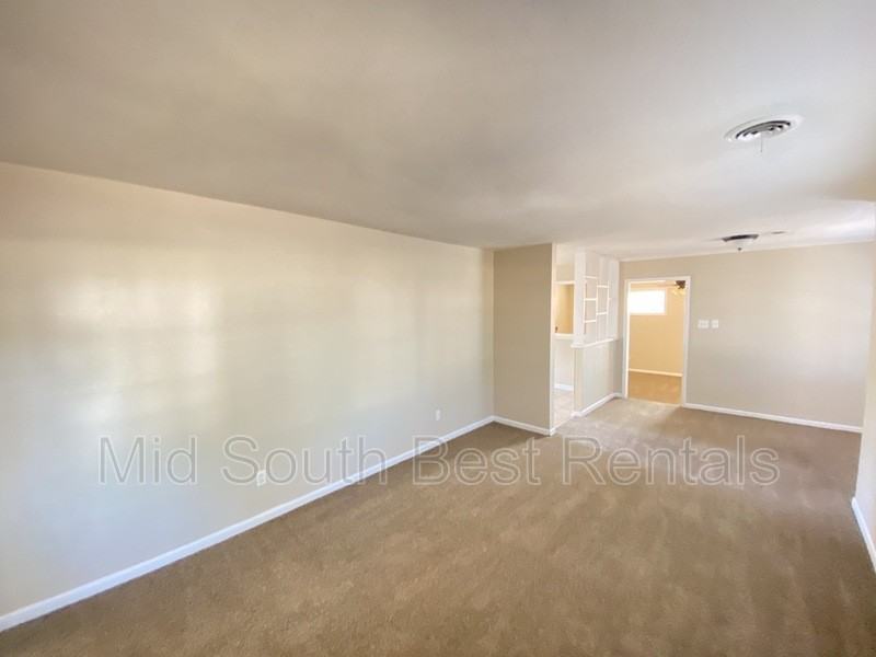 1919 Denison St - Photo 5 of 9