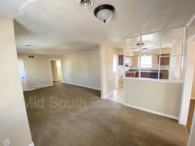 1919 Denison St - Photo 3 of 9