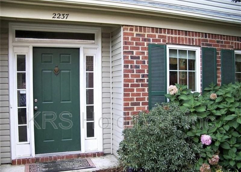 2237 New Kent Ct - Photo 2 of 13